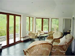 Glenfinnan Lodge luxury self catering accommodation :: conservatory