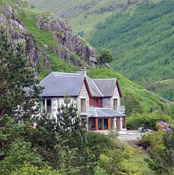 Glenfinnan Lodge in its elevated mountain setting